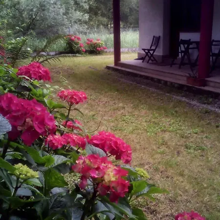 キャンプ場 Playa Sauces リバデセリャ